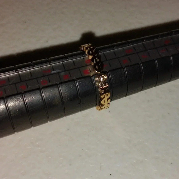 Small 6‎ ring Money sign - Picture 2 of 3